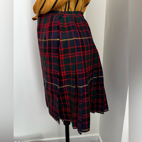 Wrap Plaid Shirk AJean. Canadian Made - Picture 3 of 5